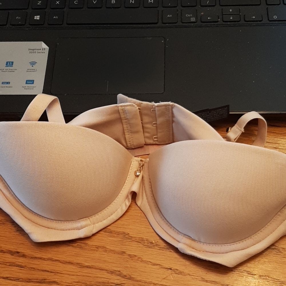 Ladies 🚺 bra - Picture 2 of 8